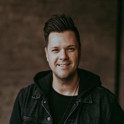 Church Planter/Senior Pastor with Evolve Church in Edmonton, AB. Following Jesus, loving my family, drinking brilliant coffee, and pursuing random encounters.
