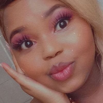 Novie_moh's profile picture. Lover of Christ. Garden of Grace.
Wits graduate x2 🎓.Of royal descent.