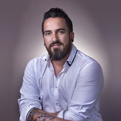 DesignerRicardo's profile picture. Diseñador Gráfico, Web & House coaching , De nada te sirve todo lo que tienes, si no puedes disfrutarlo con aquellos a los que quieres.