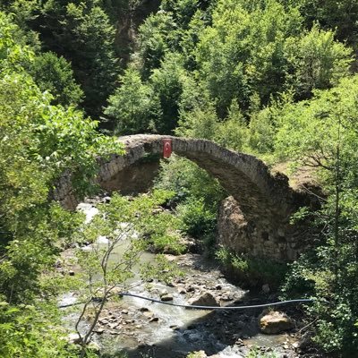 Bize kalmayacak dünya için bize kalacak günahlar biriktirmeyelim.