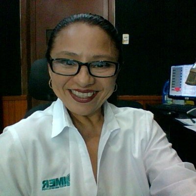 Comunicadora, Locutora en 92.9 Yucatán F.M.