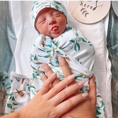 ghazal_987's profile picture. 