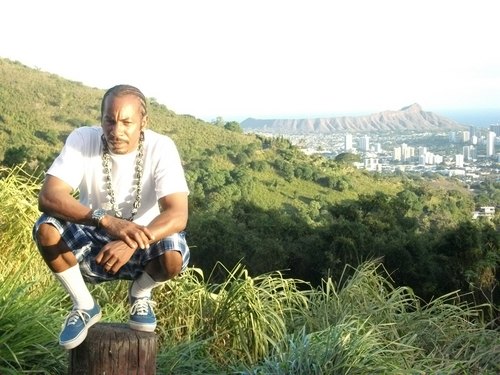 tony1077_b's profile picture. 