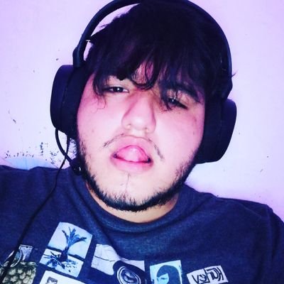 Estudiante de Electrónica 📚
Gamer desde la panza🎮
Emelexista💙
