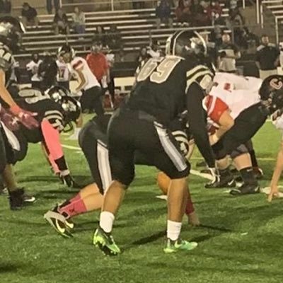 niccomickens2's profile picture. 6’2 225lbs DE/OT 4.40 GPA 4.9 40 yr dash 365 bench and 435 DL. class of 2022