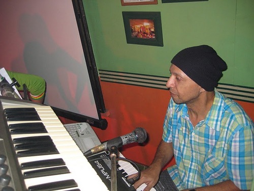 BAnd member, Keyboardist cp 09668847630-09094331509
 email olan202@yahoo.com
olan202@gmail.com