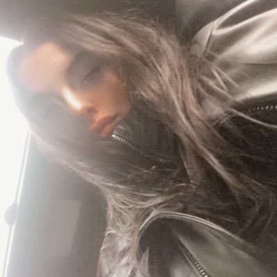 peerine_lawl's profile picture. retoucher