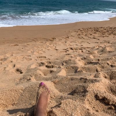 BeigeJourney's profile picture. I tweet about random things