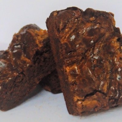 Lulabelles Camperlicious Catering Handmade Brownies, Chewy Gooey Cookies and Artisan Chocolate Bars. Beautiful, Tasty Gifts available with Next Day Delivery