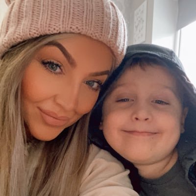 lisajbmac's profile picture. 