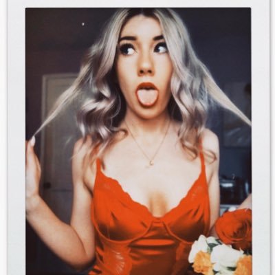 lyrathelibra's profile picture. 24 and will be rich enough to travel the world one day to see the animals, wanna help? Then subscribe to my onlyfans: https://t.co/AsRJHzqlVW