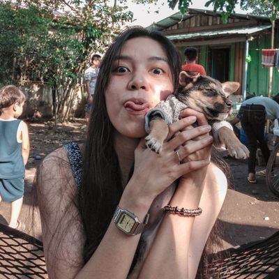 — i have a battery-operated smile, my hobbies include editing my life story, and trying to convince my shadow that i am someone worth following ♋ 21