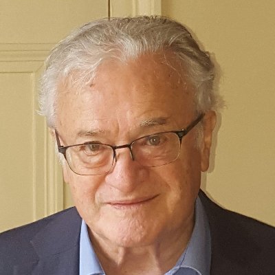 Historien et essayiste.