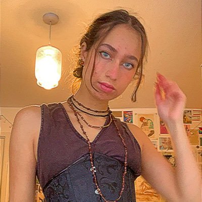 Sophia11986764's profile picture. fucking gay :)