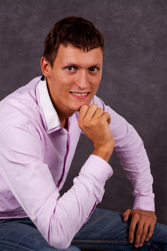 alex_startaper's profile picture. Ex-CTO https://t.co/pFQ9Ld24CQ, 10+ лет в IT. Показываю, как нейросети экономят часы работы в маркетинге, дизайне и разработке.