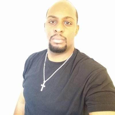 I am a pharmacy tech,I am a certified personal trainer ,I am cool,like music and movies I like to make new friends