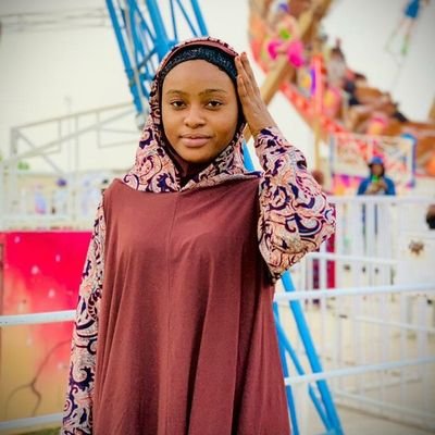 Allah first 🖕🏻
muhammad (s.a.w) role model
proudly to be muslim 💪🏻
chocolate lover🍫🍫