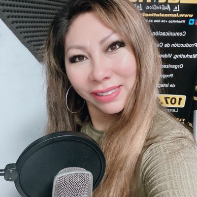 Directora La+latina FM VoiceOver - la voz de tu marca🎙Periodista de investigación 🧐 corresponsal de guerra💪. Creadora de proyectos sociales e Inmigración.