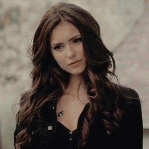 Fã de The Vampire Diaries deis de 2011 e agora vou reassistir a série em 2021, com esse objetivo voltei a usar essa conta.