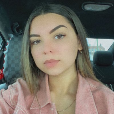 savvaviles's profile picture. 