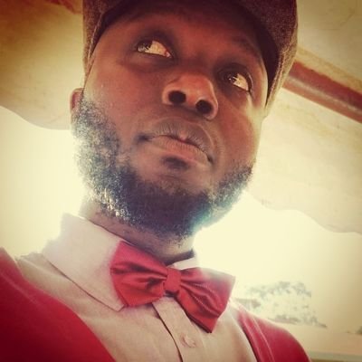 Poet: ~
#Author of yet to be published poetry collection @Anavinge_ 💯
#Poetry 💯
#Lyrics
#Apolitical