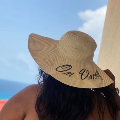 Its_AyeeJay's profile picture. If you ain’t talking travels, don’t talk to ME. 🌏🌍🌎