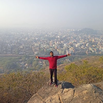 A #socialism admirer , #thinker , enthusiastic and trying make life meaningful .