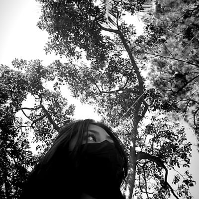 _jnn00's profile picture. 👀
OO