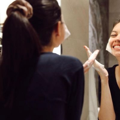 Putritari07's profile picture. 