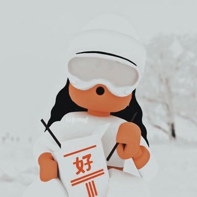 fidgets_roblox's profile picture. I play royal high🦋 Toh🌼 and more stuff! I wanna get big on here!! 🍓
