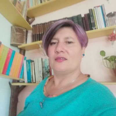 Curiosa en constante aprendizaje. Artista, docente y psicóloga me pueden los perros y los gatos callejeros