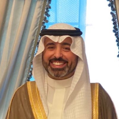 اب لأجمل زهرتين في الكون عبارتي الدائمة الحالمون لايمكن ترويضهم ابدا ً غريبوا الاطوار عنانهم للسماء متفائلون جداً لا تهزمهم العثرات