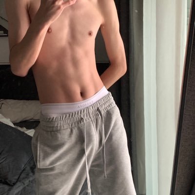 Ayan80876511's profile picture. 182 65 取悦自己