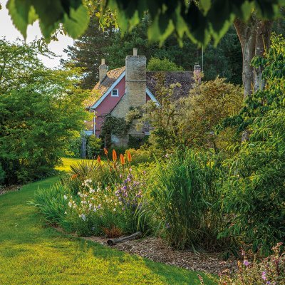 Fullers Mill garden is an enchanting 7 acre creation on the banks of the River Lark. Gifted to @PerennialGRBS and open to the public April-October.