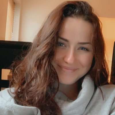 SegoleneRhd's profile picture. Tu t’leves pour les crasseuses j’me lève pour les croissants