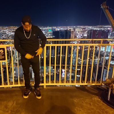 LouPushKeys's profile picture. #SupremeHosts 
#PushKeys
 #FilmRunners
#LightUpAndListen