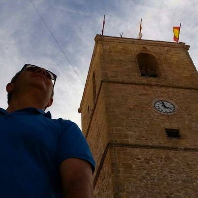 Munereño de nacimiento,alicantino de adopción, ciudadano europeo y sobre todo.¡Yo soy Español!