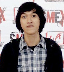 julitridantono's profile picture. simple. flexible, funny, horrifying, loving, hanging out, ready smile, love to play guitar, friendly and happy to be friends with you