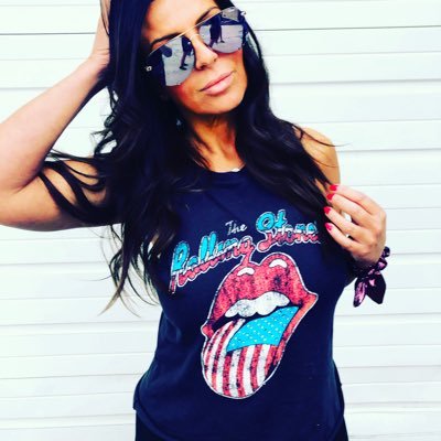 Entrepreneur . Red flag Expert/Coach Owner of STASHED XRP XLM Helping women master their mindset, unlock magnetism, and secure financial power