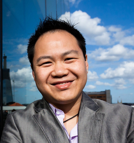 Lifestyle Entrepreneur, Founder of Mindlogr, author of 12 Startup Success Secrets and digital strategist.