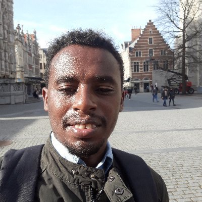 adere_h's profile picture. 