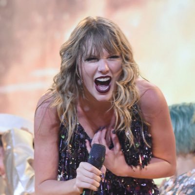 |•Swiftie est.2011• Soccer⚽️& Track 🏃♀️•17• she/her •TN x1!•Stouffer’s follows!|“We’re gonna be full on chewbacca’s right now! 🌹RED IS OUT!!🌹