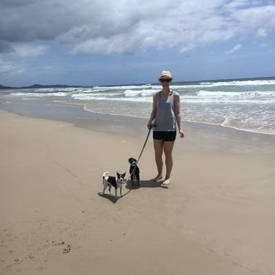 BookishlyBrooke's profile picture. Bookworm 📚| Dog lover 🐾| Aussie | loves fantasy & sci-fi