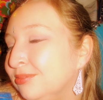Married n happy 1 of a few. I am a mother, wife, daugter, sister n friend. 
An aspiring Author and human being :)