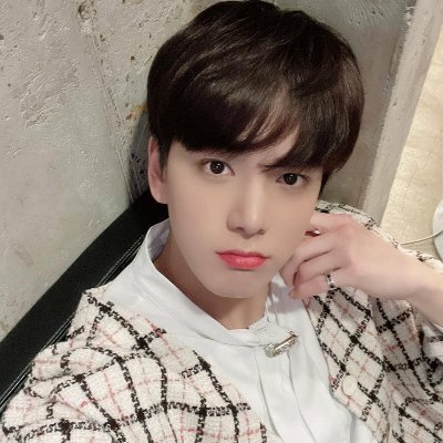 stripes_panda2's profile picture. Vote for THE BOYZ in KINGDOM!