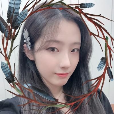 HASEUL IS BACK 🕊️