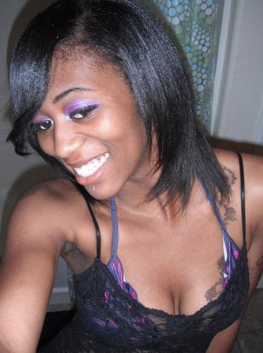 IsyssBlakBeauty's profile picture. Most call me beauty because of looks but i define it inside an out u wanna kno sumthen ask..