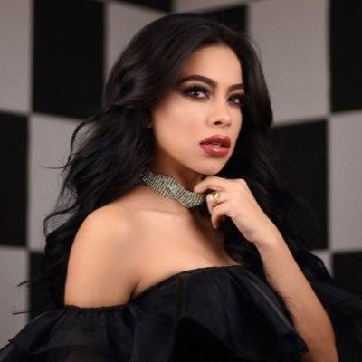 Twitter dedicado a la grandiosa de @dannaebanda