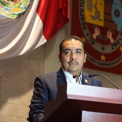 Hombre de compromisos y resultados. Dirigente de Nueva Izquierda en #Oaxaca . Ex Diputado Local de la #LXIIILegislatura.