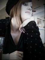 Megsamomeee's profile picture. wishing I had 'growing up' down to a science.